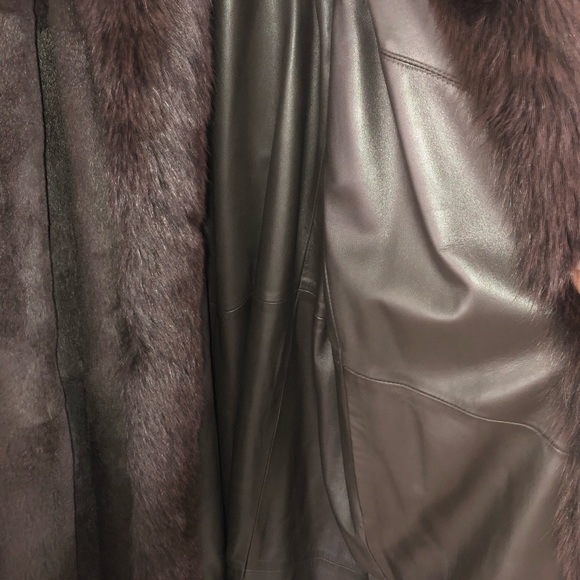 FINLAND LEATHER REVERSIBLE MINK COAT - Picture 7 of 8